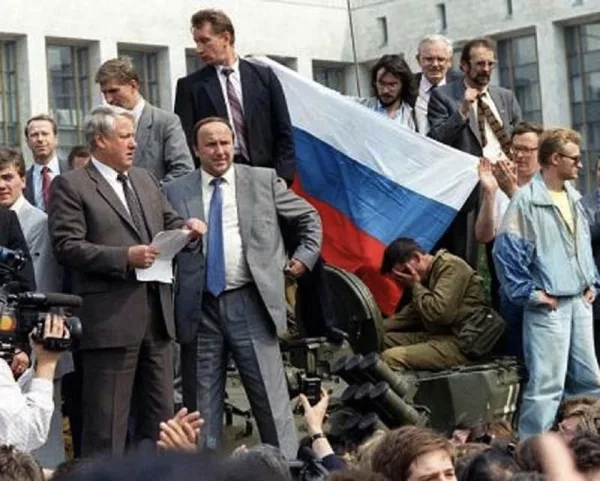 THE COLLAPSE OF THE SOVIET UNION (1989-1991) AND CAUSES OF THE SOVIET UNION COLLAPSE.MIKHA