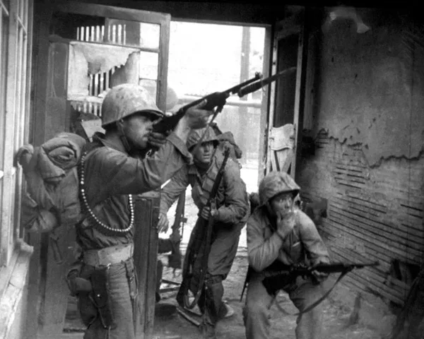 IN 1950 : UNITED NATIONS FORCES HAVE TAKEN CONTROL OF SEOUL,THE SOUTH KOREAN CAPITAL.KOREA WAS DIVIDED AFTER THE JAPANESE WITHDRAWAL AT THE END OF WORLD WAR II,WHICH THE USSR OCCUPYING THE NORTH KOREA AND UNITED STATES OCCUPYING IN SOUTH KOREA.