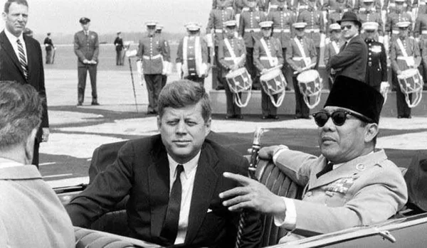 PRESIDENT SUKARNO'S FAMOUS CHARISMATIC LEADERSHIP, INDONESIA'S THE FIRST PRESIDENT (1901 -