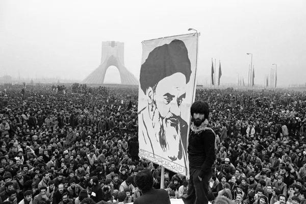 THE IRAN 1979 REVOLUTION,RELIGIOUS LEADER AYATOLLAH KHOMEINI RETURN TO IRAN AFTER 14 YEARS